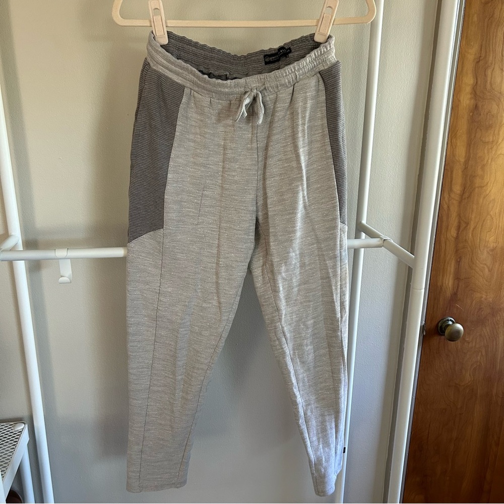 ⭐️ United by Blue grey paneled sweatpants with pockets